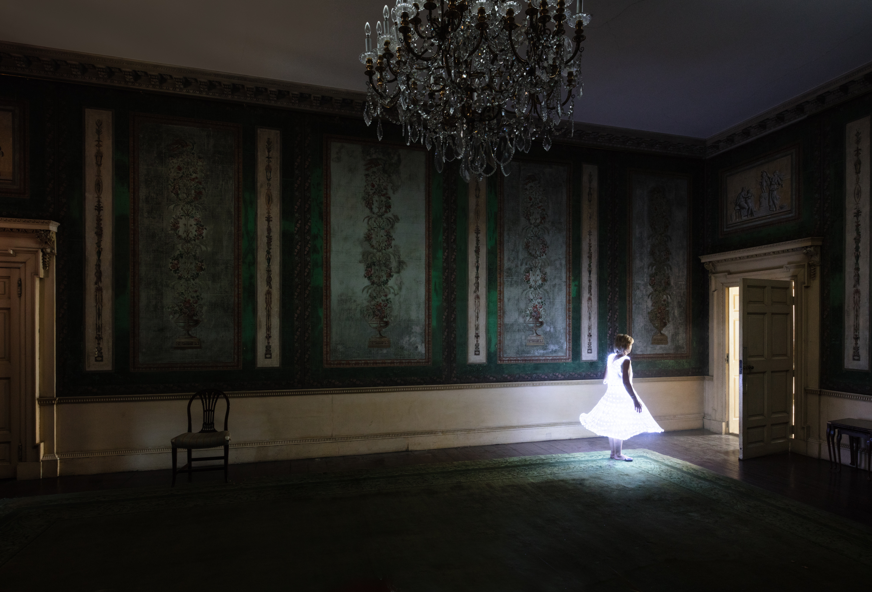 BEING: Wentworth Woodhouse. ������ ���� (Adrien Broom) - ����������� ������������ �������������. ��������������� ����������