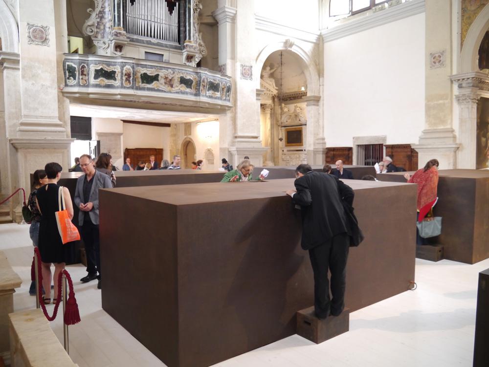 S.A.C.R.E.D., 2013. �� ������ (Ai Weiwei) - ����������� ��������� ��������. ����������� ���������