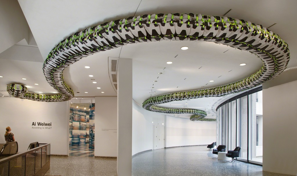Snake Ceiling, 2009. �� ������ (Ai Weiwei) - ����������� ��������� ��������. ����������� ���������