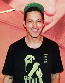 ����� �� ����� (Alex Da Corte, �. 1980) - ����������� ������������ ��������. ����