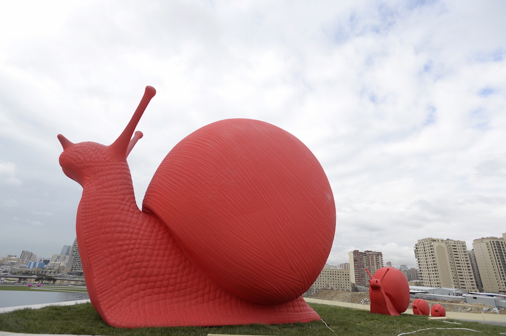 Cracking Art. ����������� ���������. �����������. ����������� ����������. ������������ �������� 2001. SOS World