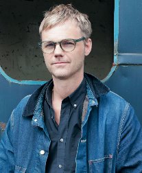 ������� ������ (Geoffrey Farmer, �. 1967) - ����������� ��������� ��������. � 2017 ���� ����������� ������ �� 57-�� ������������ ��������. ����