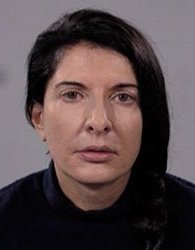 ������ ��������� (Marina Abramovic, �. 1946) � ����������� ��������� �� ���������, ���������� ����������� ��������� ����� ������������. ������� ����������