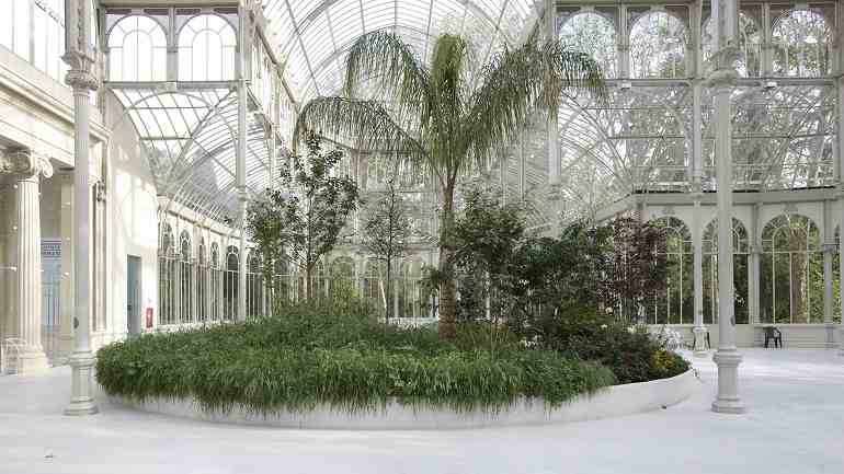 The season feast (����������� ������, ������), 2009. ���� ��� (Pierre Huyghe). ����������� ��������� �������